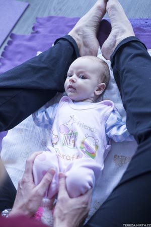 BabYoga - jemné cvičení pro posílení pouta mezi matkou a miminkem BabYoga - jemné cvičení pro posílení pouta mezi matkou a miminkem