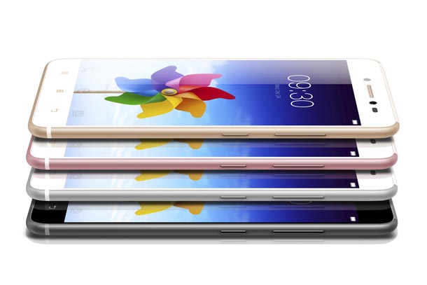 Lenovo S90: telefon stvořený pro focení a sdílení Lenovo S90: telefon stvořený pro focení a sdílení