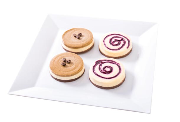 COSTA COFFEE – kávový a černorybízový cheesecake