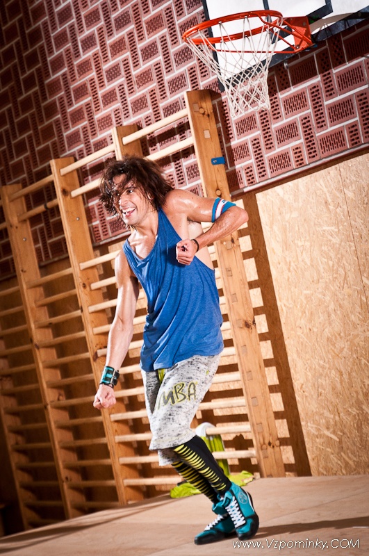 2013-10-20-zumba-dsc9779.jpg