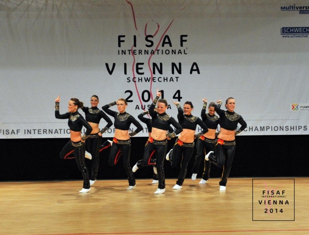10-tymy-ae-dancers-kl.jpg